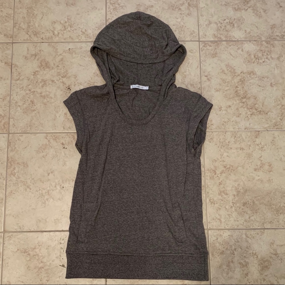 Sleeveless sweatshirt